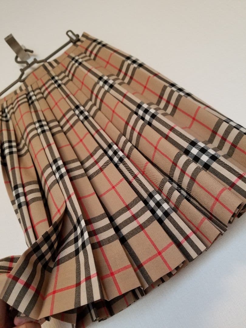 バーバリーキッズスカート未使用近 美品 上品丈 ノバチェック 茶 150 160