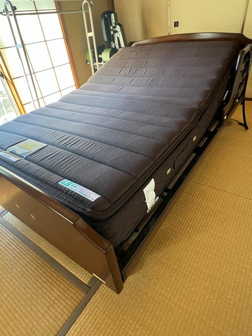 【美品】フランスベッド 電動介護ベッド／動作良好・マットレス汚れなし