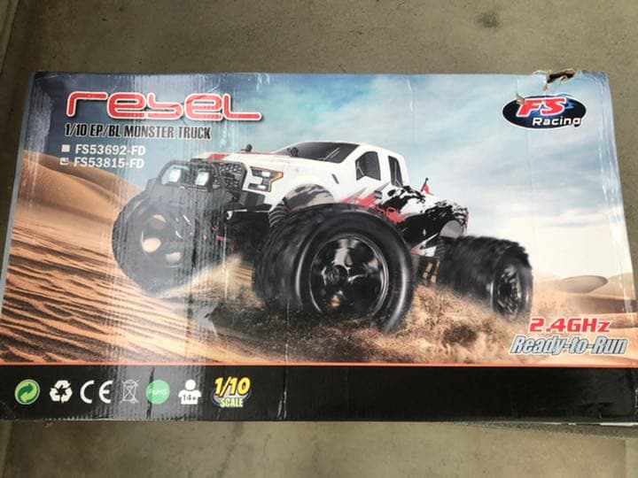 FSレーシング　モンスタートラック1/10RTR 8.4V セット