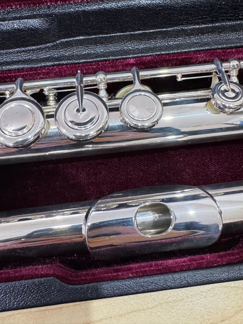 Ｏシルバー フルート本体 ハードケース付き