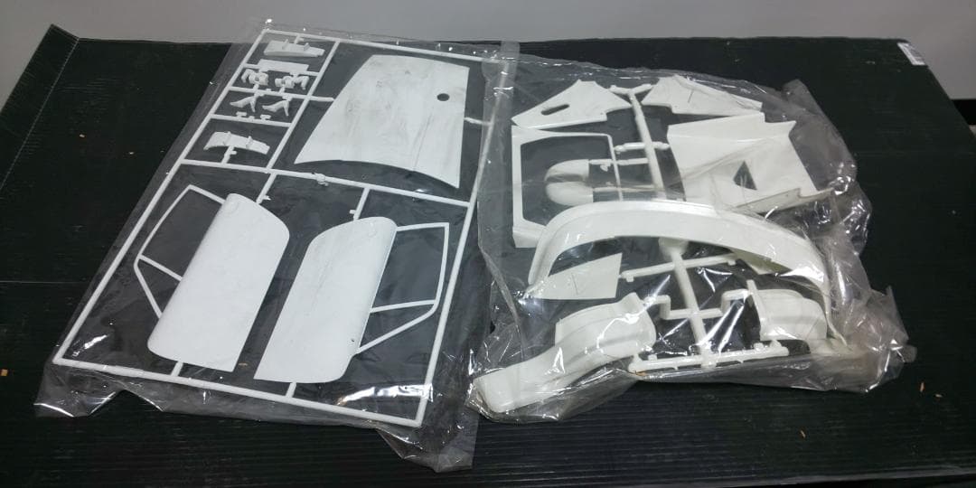 永大グリップ 1:8 ポルシェカレラ RSRターボ 2.1 未組み立て