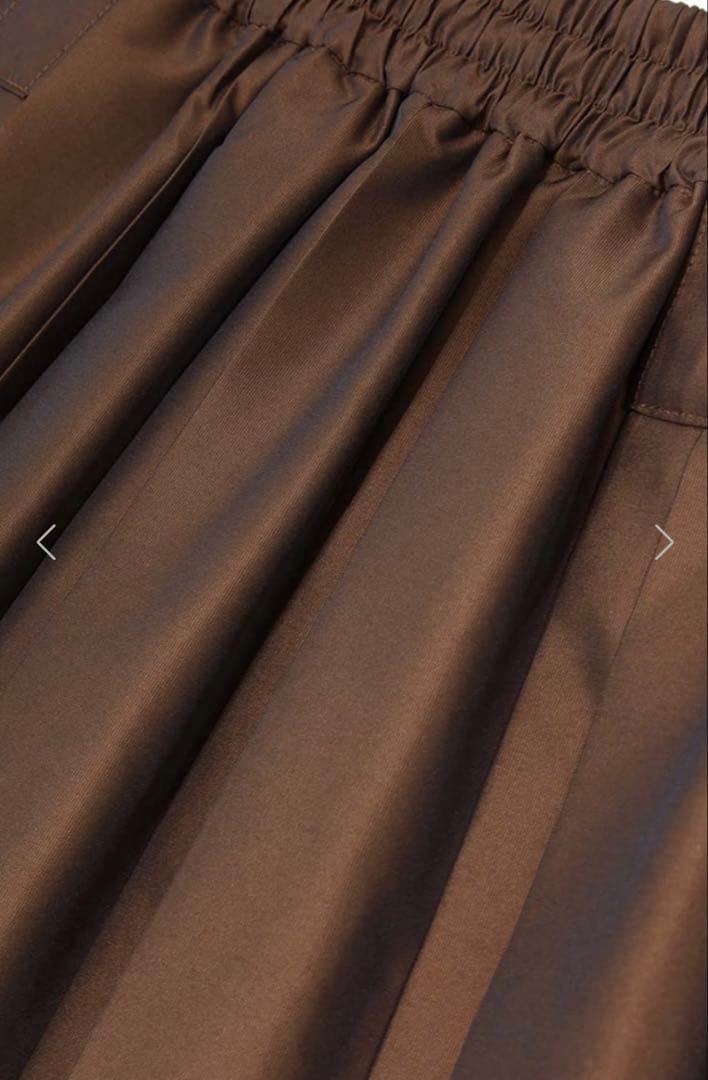 新作 タフタプリーツスカート（ブラウン） machatt