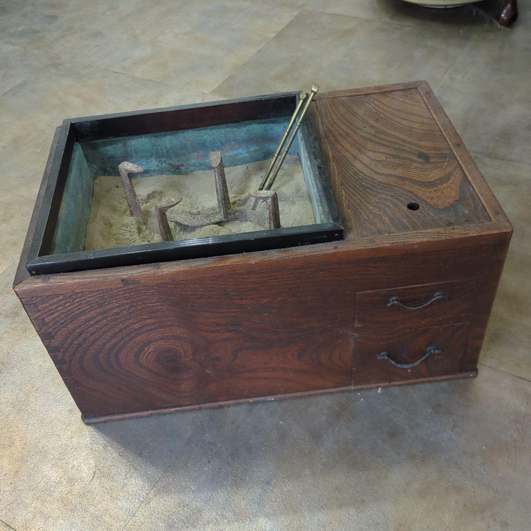 骨董 長火鉢 瓢箪五徳、火箸、灰付き 引き出し 関東火鉢 小振り 骨董 長火鉢 瓢箪五徳、火箸、灰付き 引き出し 関東火鉢 小振り