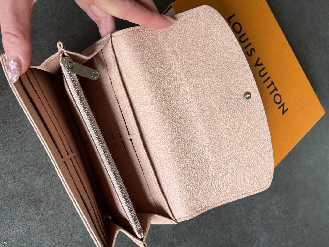 Louis Vuitton ポルトフォイユ マヒナ ピンクベージュ 二つ折り財布