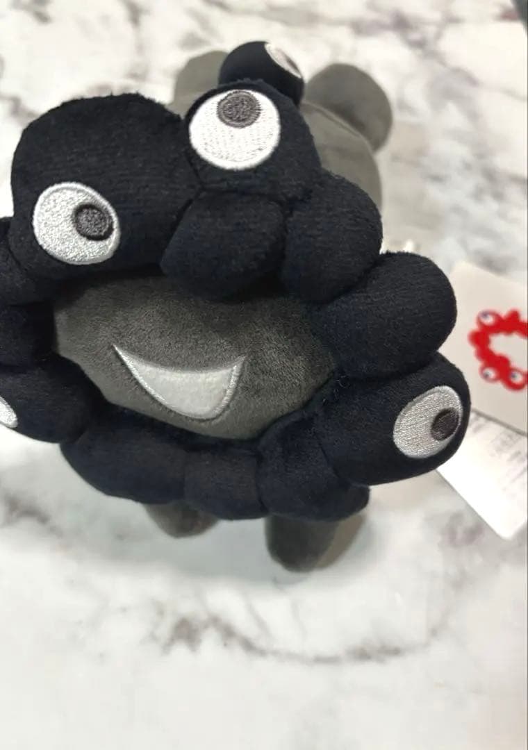 黒ミャクミャク はい型 sサイズ ぬいぐるみ - メルカリ