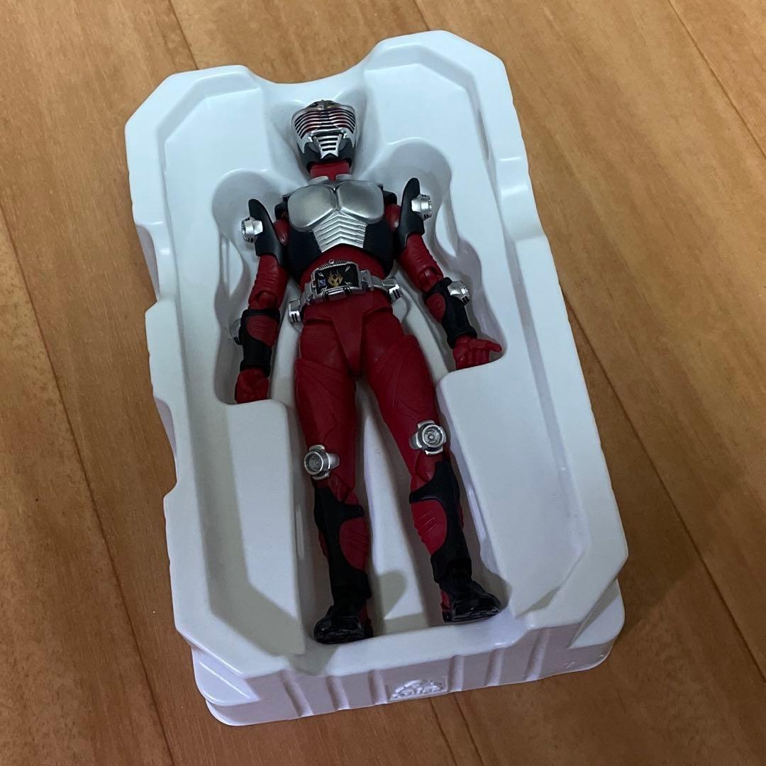 S.H.Figuarts 真骨彫製法　仮面ライダー龍騎