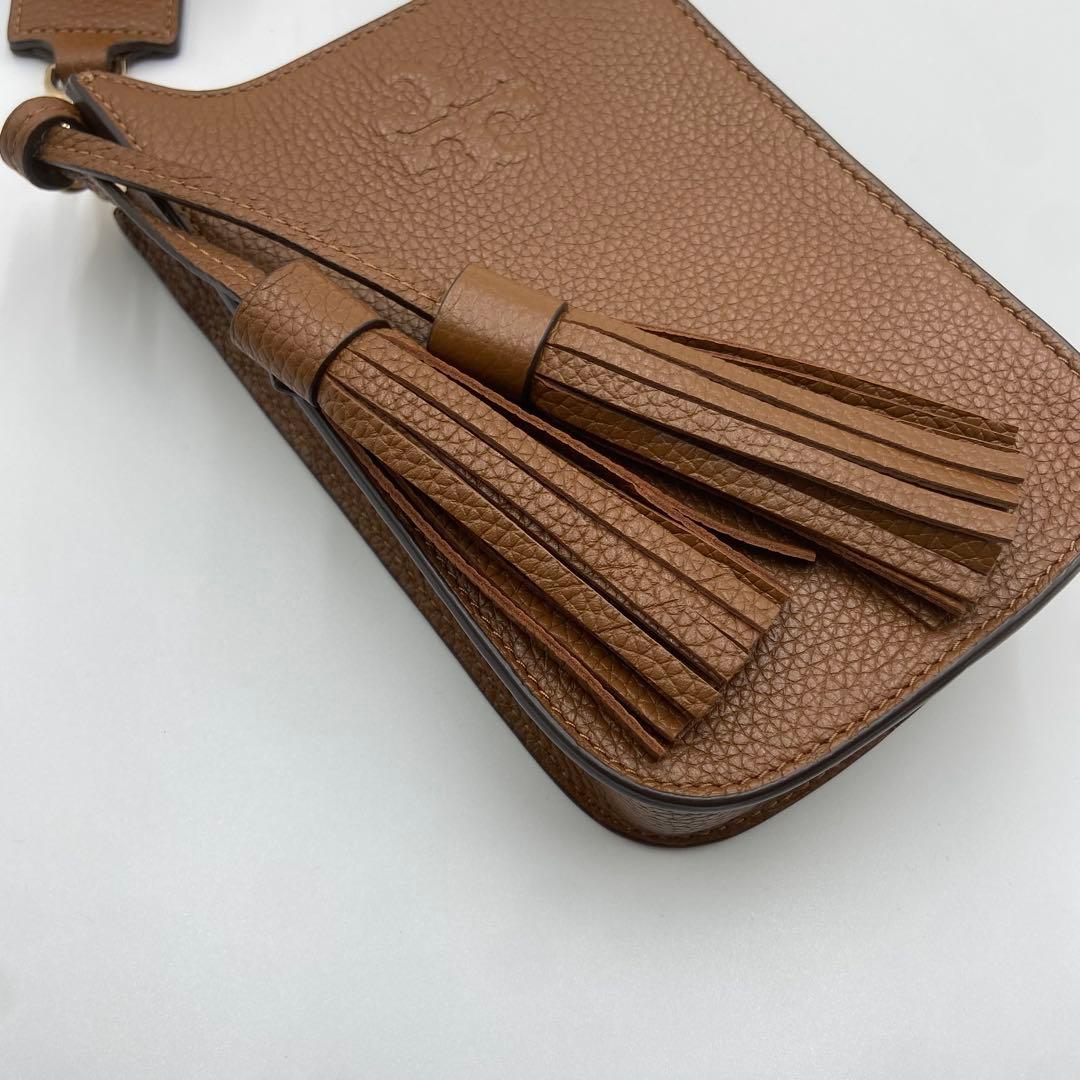 未使用級　トリーバーチ　テア　ショルダーバッグ　スマホ　タッセル　レザー　茶