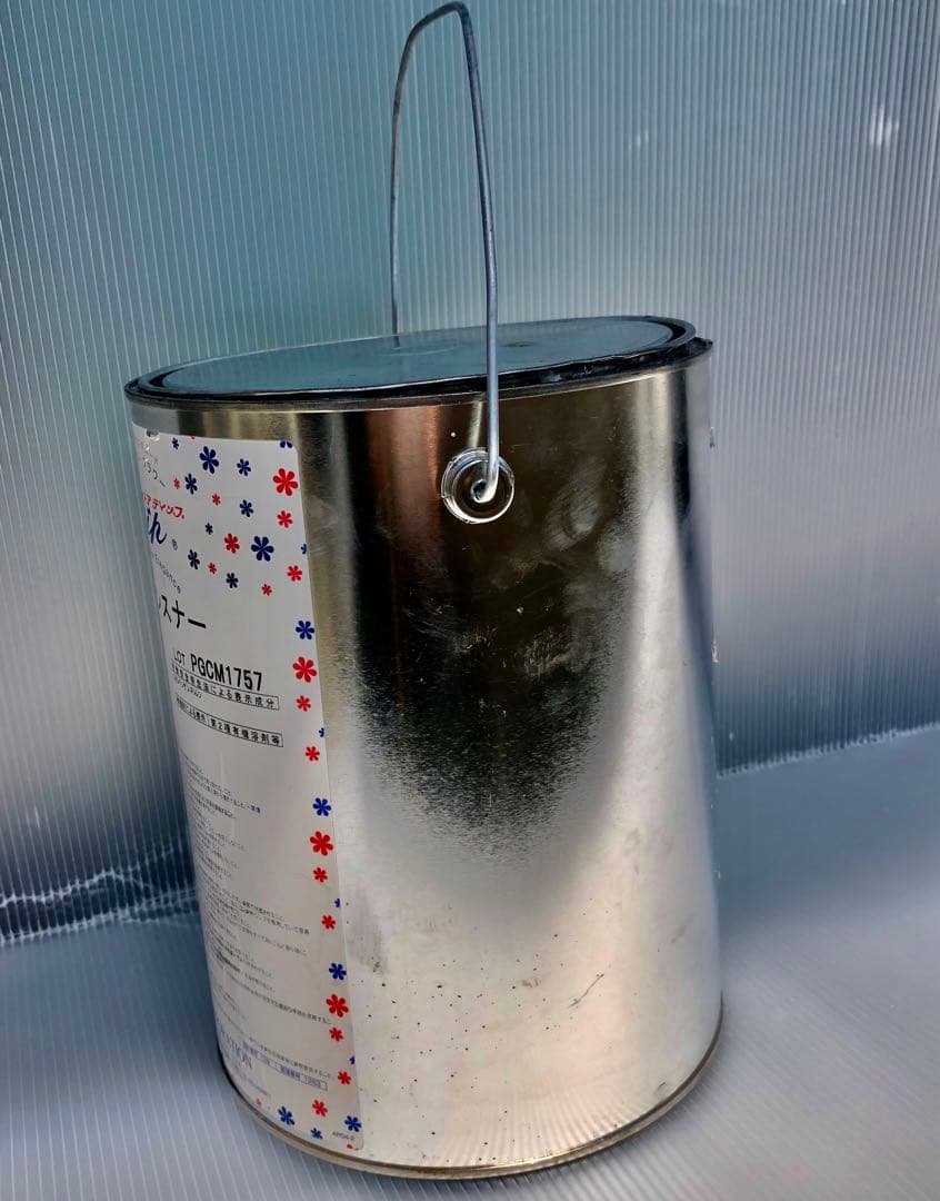 アメリカンフラワー　油性ストレンスナー3L以上入っている1缶　取手付き　お得