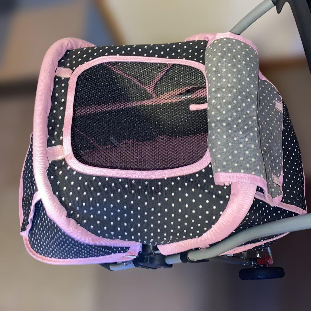 ペットカート 前輪が2輪なので、安定感もある3輪と4輪