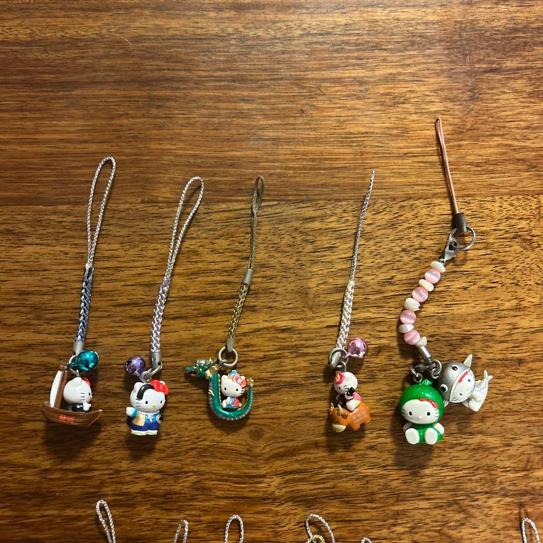 ご当地限定ハローキティ根付けストラップ 30個＋1個（九州沖縄）