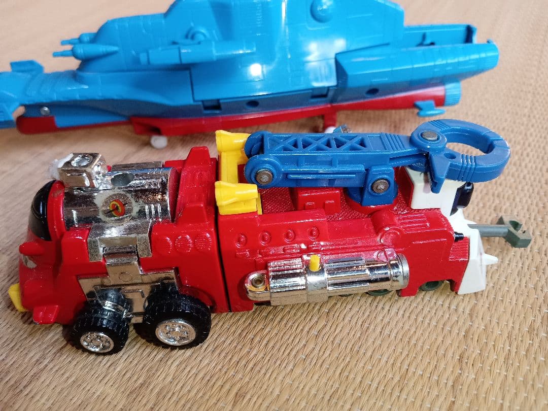 恐竜戦隊コセイドン　宇宙空母ブルーノア