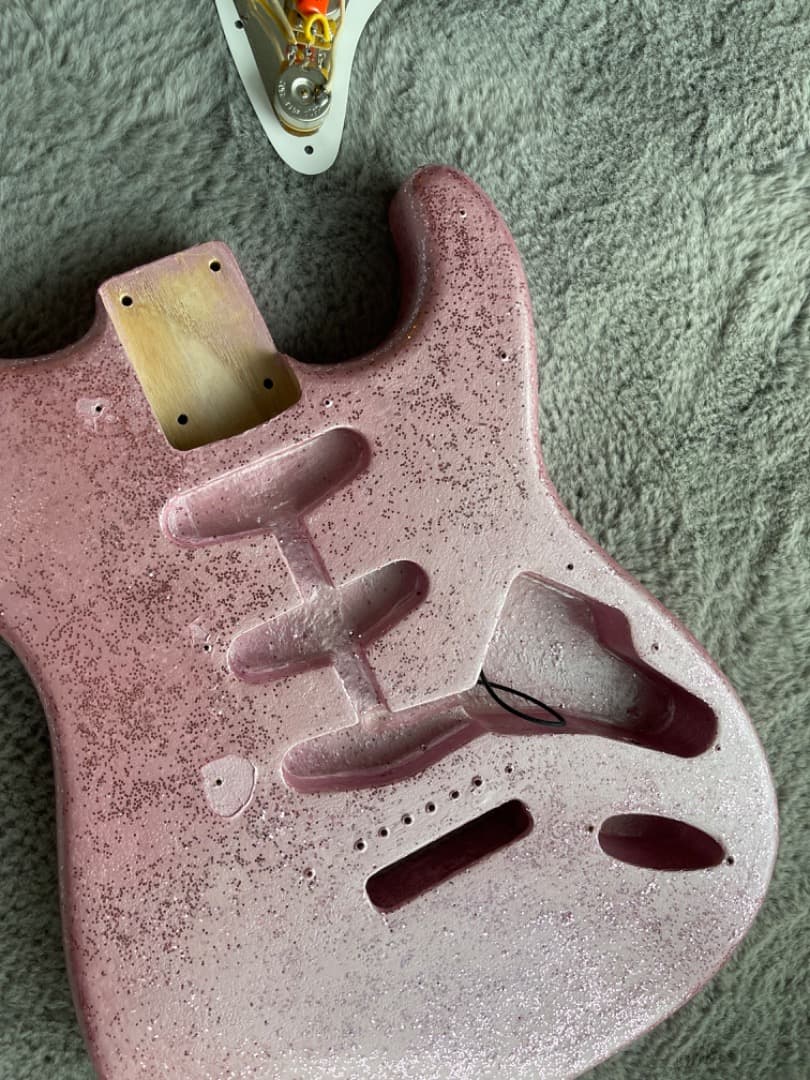 ジャンク品 ギター ボディ ネック塗料他