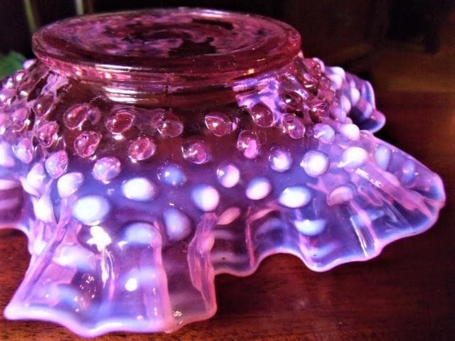 アメリカ フェントン社 クランベリーオパールセント ホブネイル