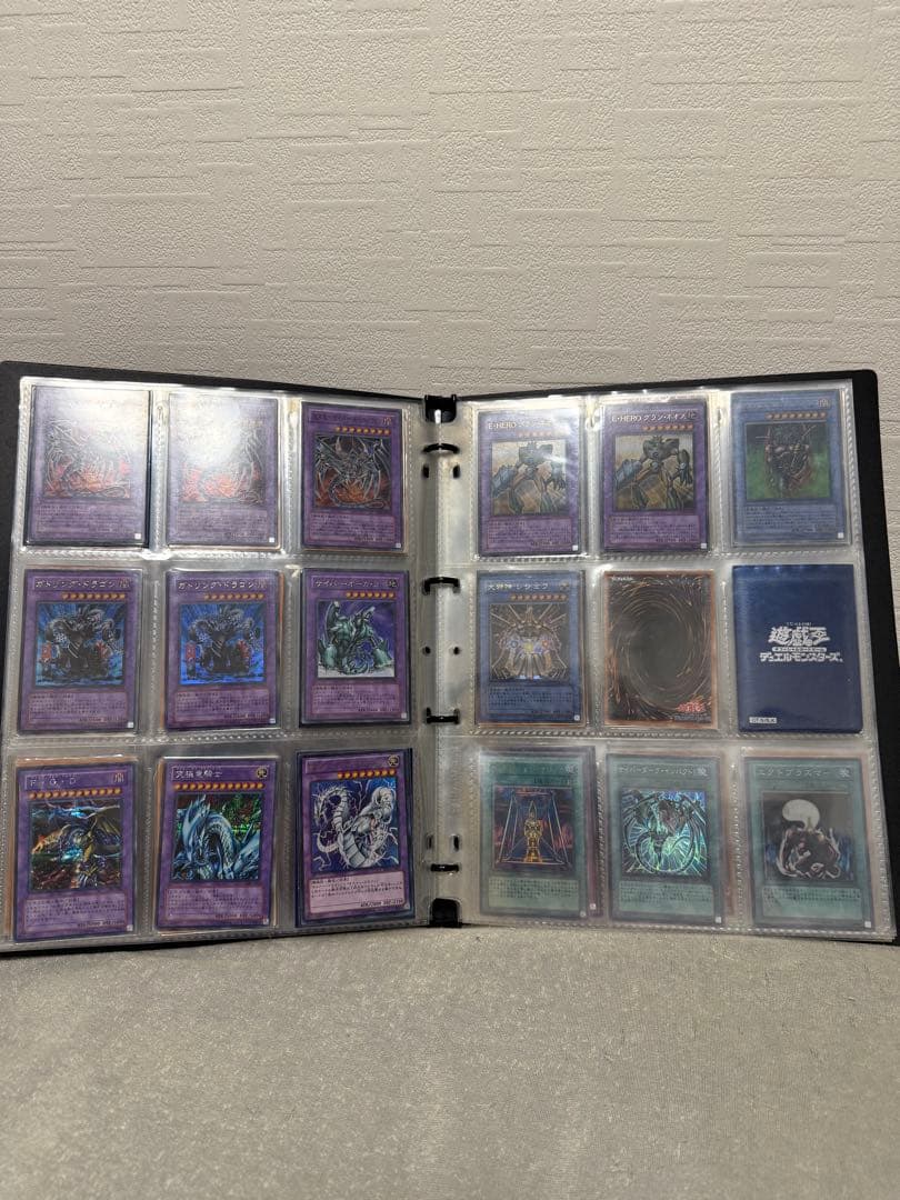【匿名配送】遊戯王　まとめ売り　引退　ファイル　昔のカード　レトロ