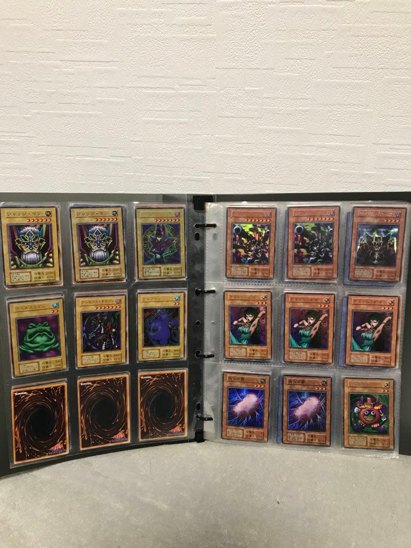 【匿名配送】遊戯王　まとめ売り　引退　ファイル　昔のカード　レトロ