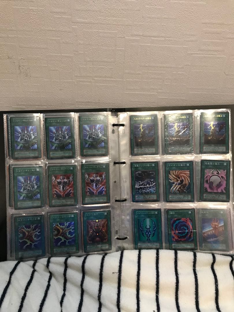 【匿名配送】遊戯王　まとめ売り　引退　ファイル　昔のカード　レトロ