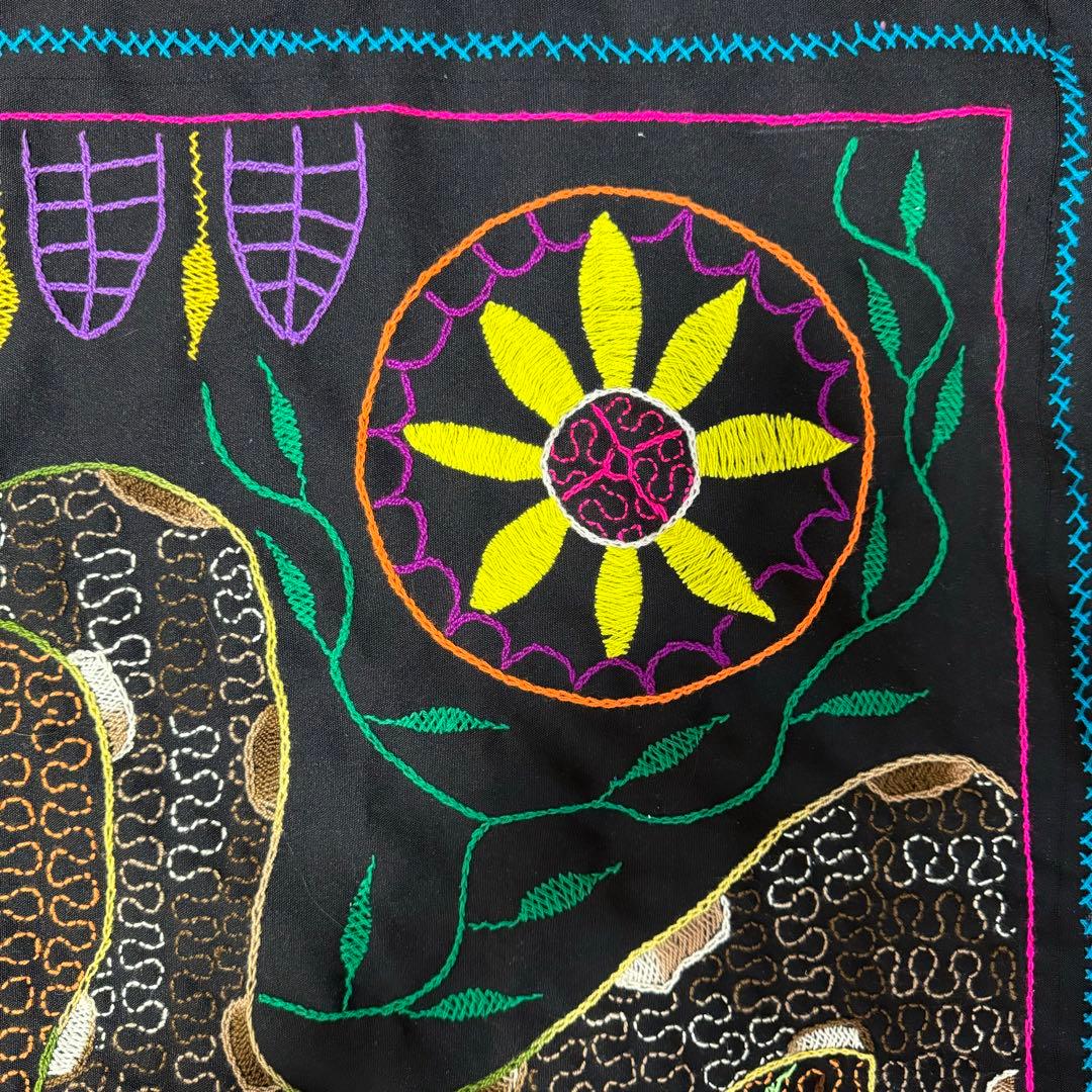 シピボ族 手刺繍 ラグ アヤワスカ