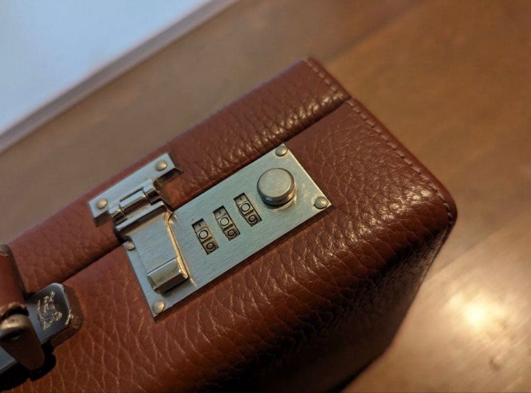 Burberry アタッシュケース　ダレスバッグ　ノバチェック