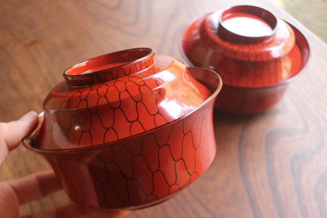 デッドストック！極上朱漆に風情ある網目文の美しい煮物椀2点（検輪島塗懐石道具