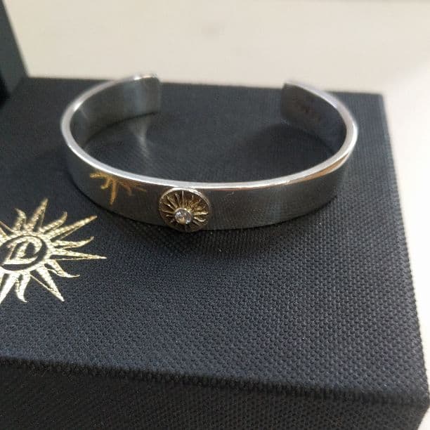 希少!EXILE ID TAKAHIROプロデュース シルバーレディースバングル