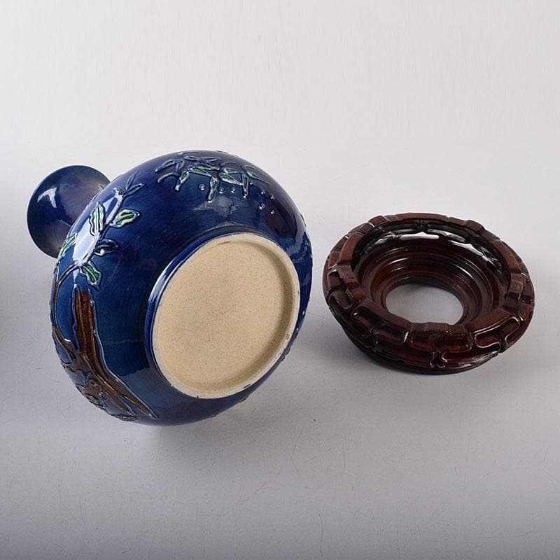 中国 景徳鎮製 藍釉法花花鳥文瓶 唐木台・箱付 V 8055C - メルカリ