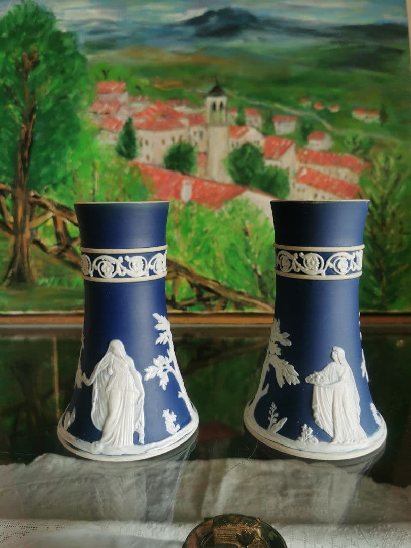 アンティーク英国 アダムスジャスパー カメオ技法 ラッパと供物の女性