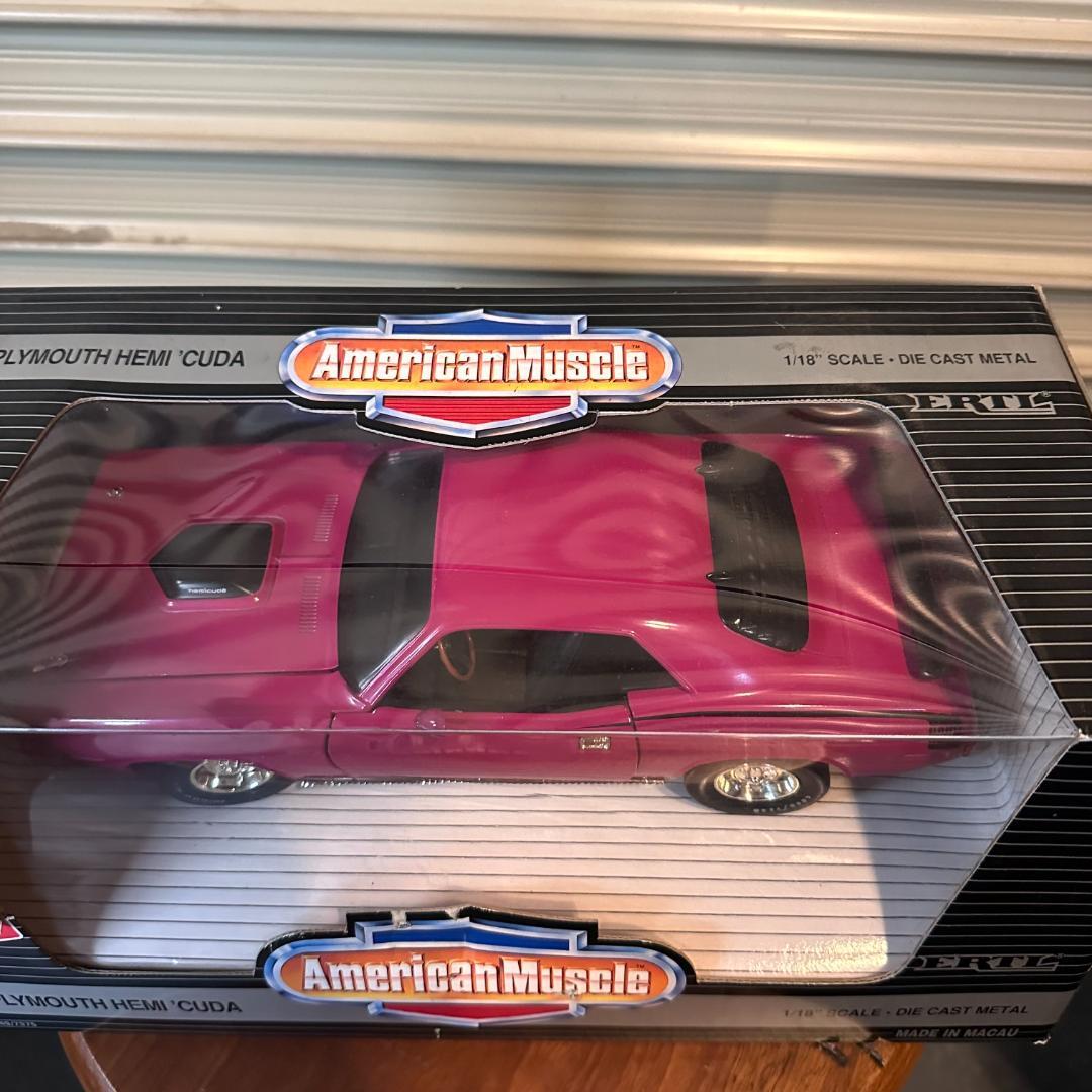 アメリカンマッスル 1/18スケール 1970 プリムス ヘミ 'クーダ