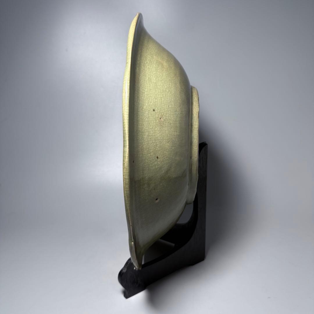 青磁陽刻大皿　盛期鍋島　共箱　1700年前後　美しい貫入　35.9cm　古波佐見