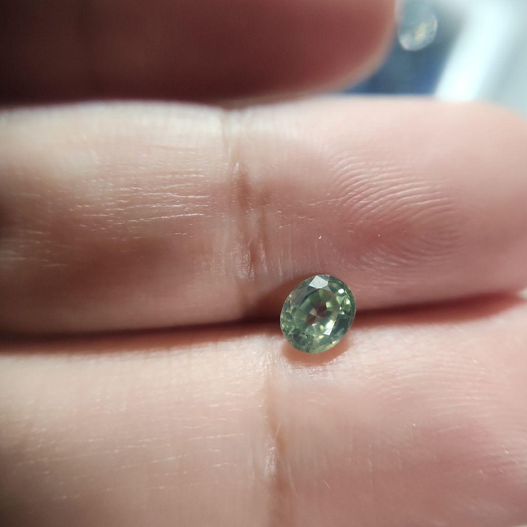 天然シルキーイエローグリーンジルコン 0.740ct