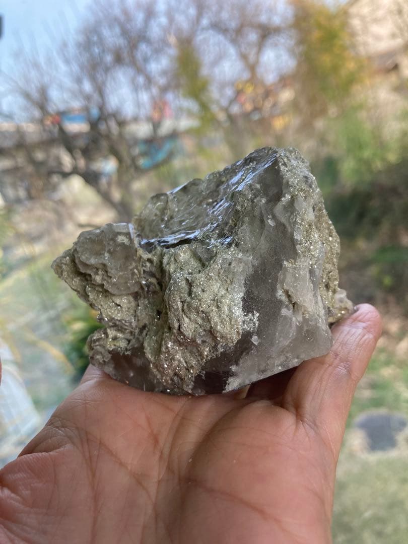 ヒマラヤ マニハール原石 ルチル入り 水晶 天然石 レインボー 美術品