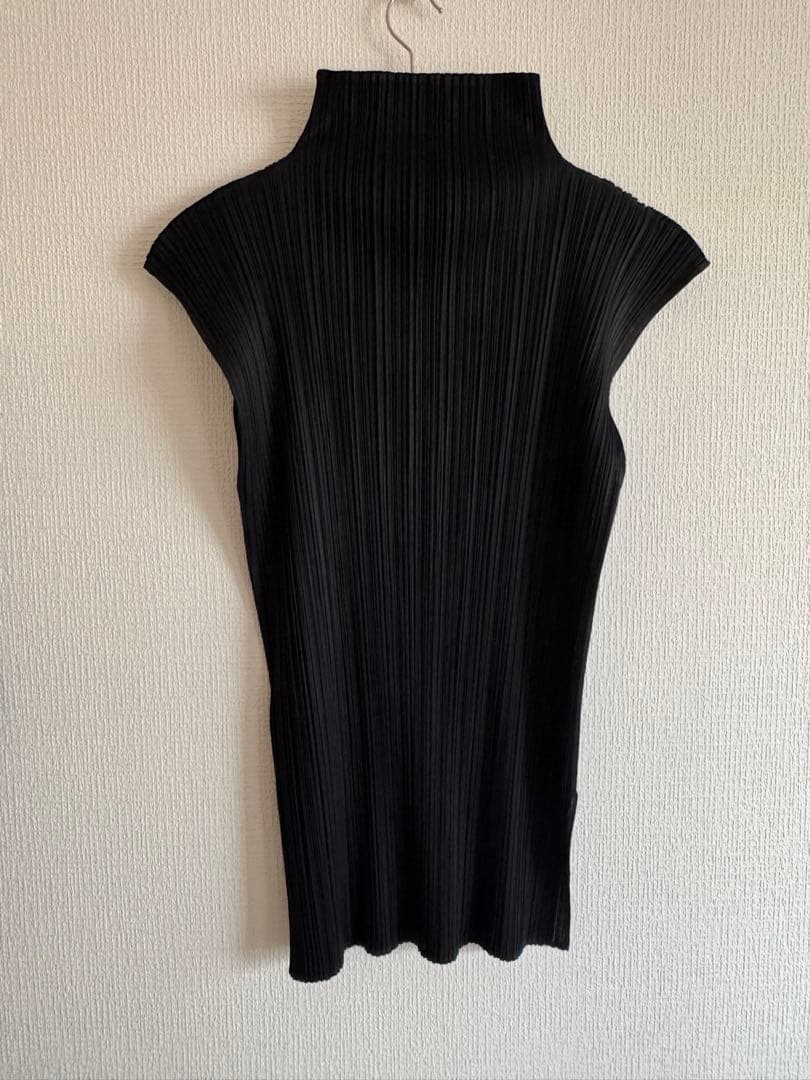 プリーツプリーズ　トップス