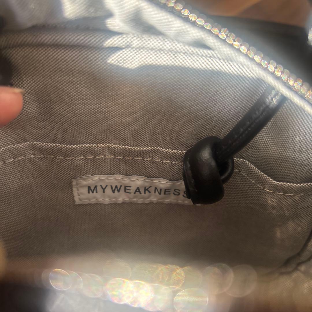 MYWEAKNESSの小さめバック