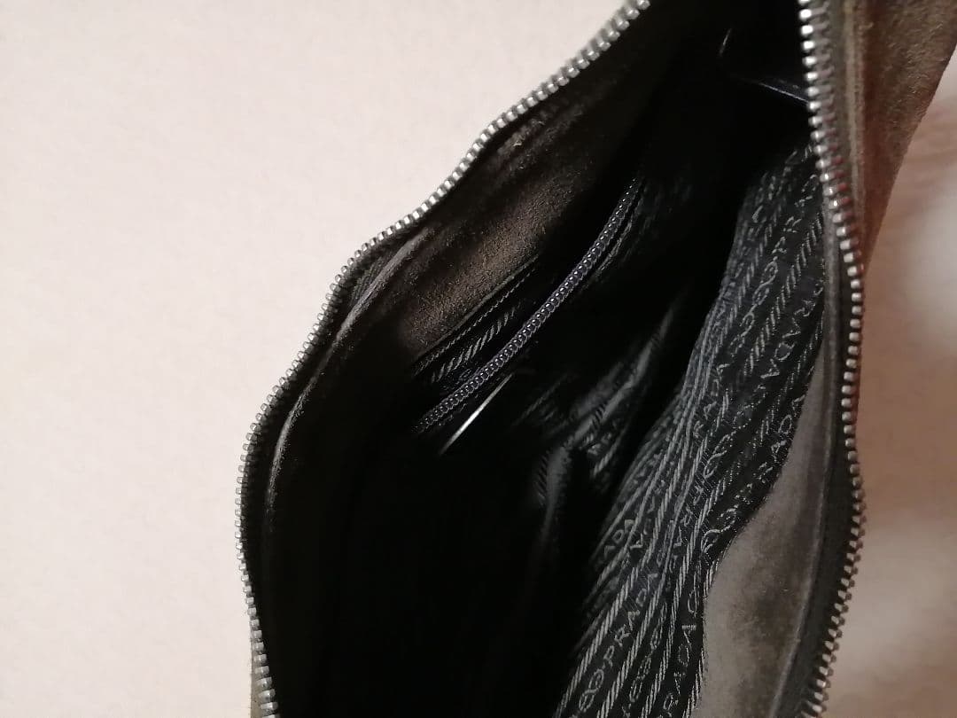 PRADA プラダ　ワンショルダー　ショルダーバッグ　スエード