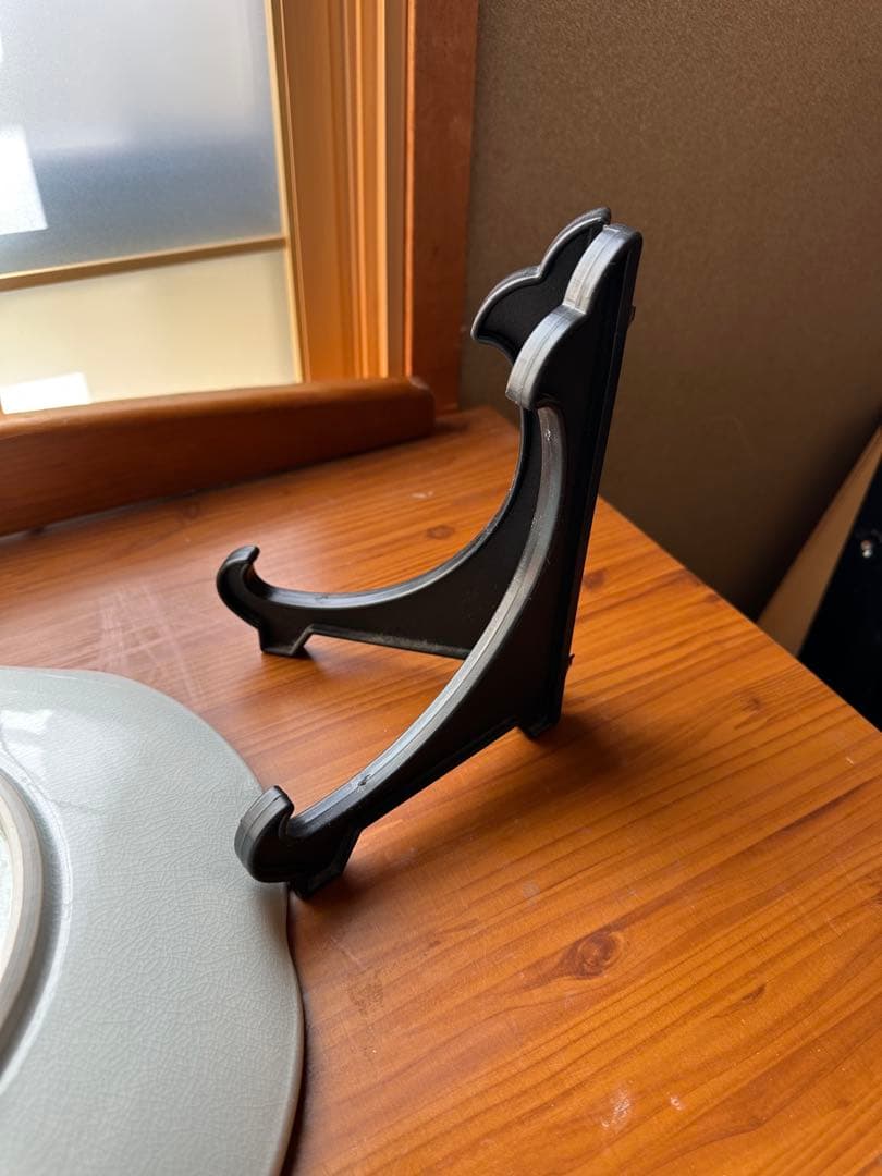 九谷焼 花柄の陶芸皿（スタンド付き）