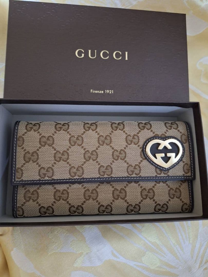 せ*ン様 GUCCI 二つ折り財布 GGパターン Gucci GGパターン 二つ折り財布