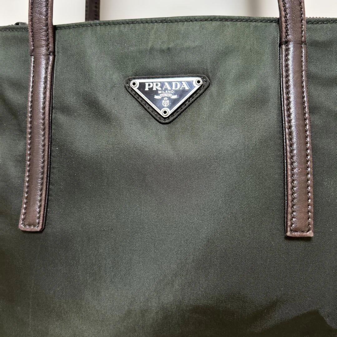 プラダ　ブラック ナイロン ショルダーバッグ　三角プレート　レザー紐