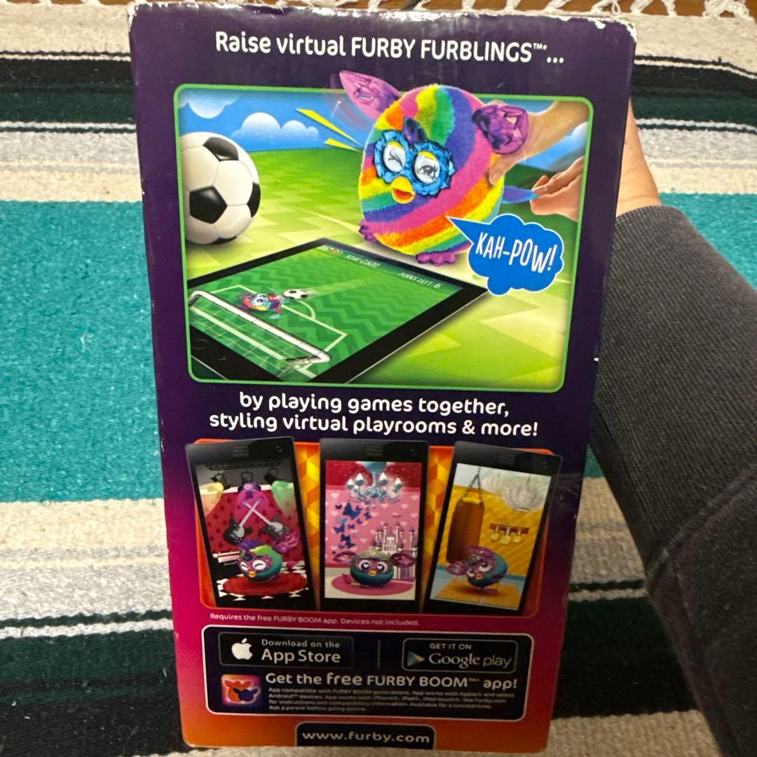 Furby Boom! カラフル ファービークリスタルシリーズ