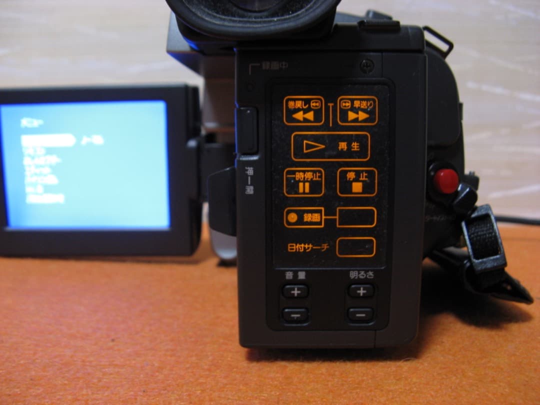 動作OK❗️☆SONYの液晶Hi8/8ミリビデオカメラ・CCD-TRV90