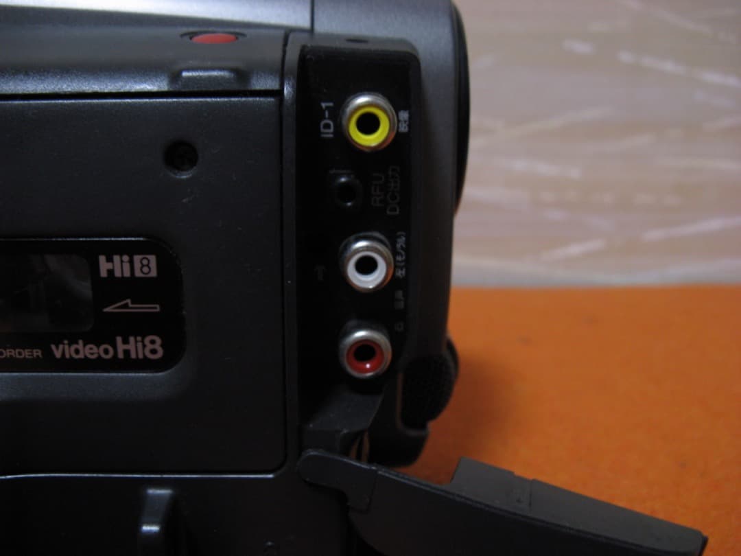 動作OK❗️☆SONYの液晶Hi8/8ミリビデオカメラ・CCD-TRV90