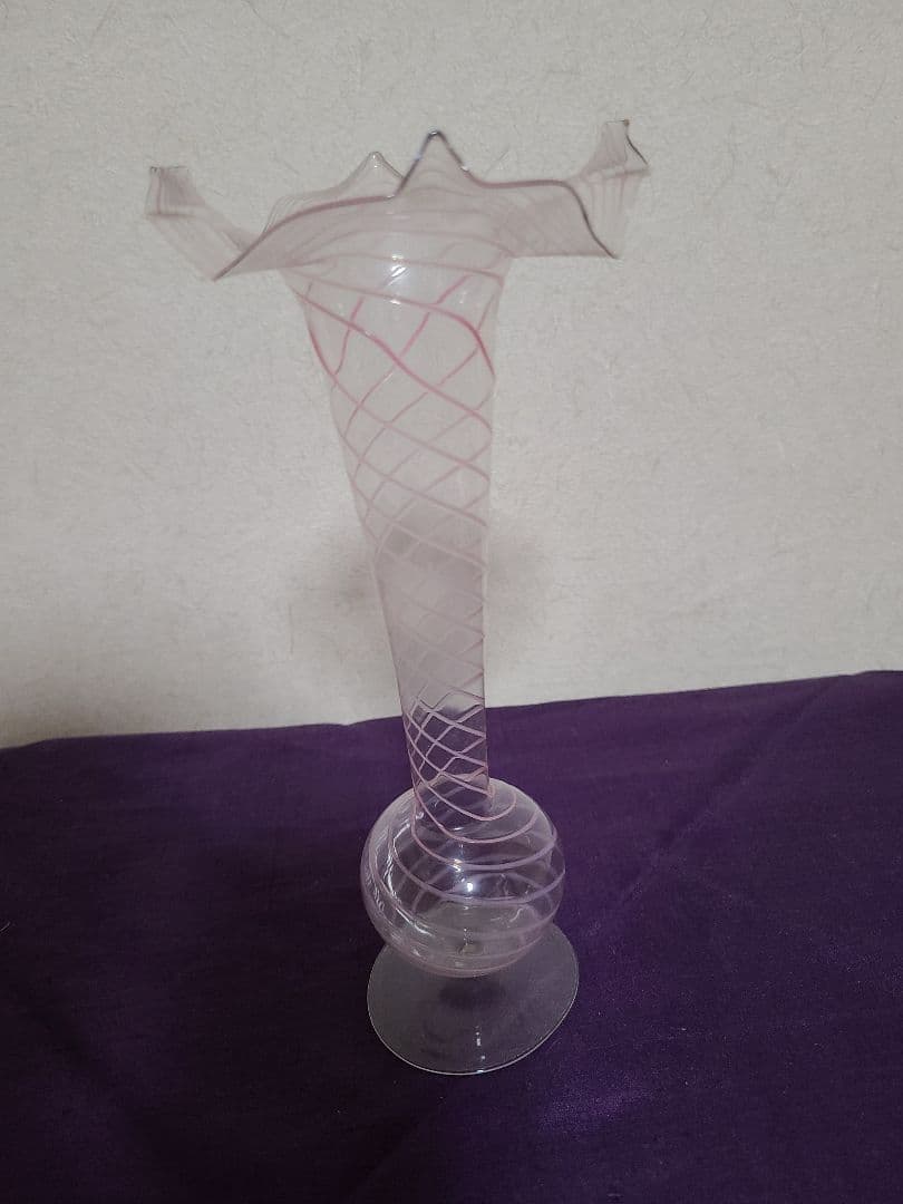 オーストリアビミニ工房によるレース吹きガラス花瓶 オーストリアビミニ工房によるレース吹きガラス花瓶