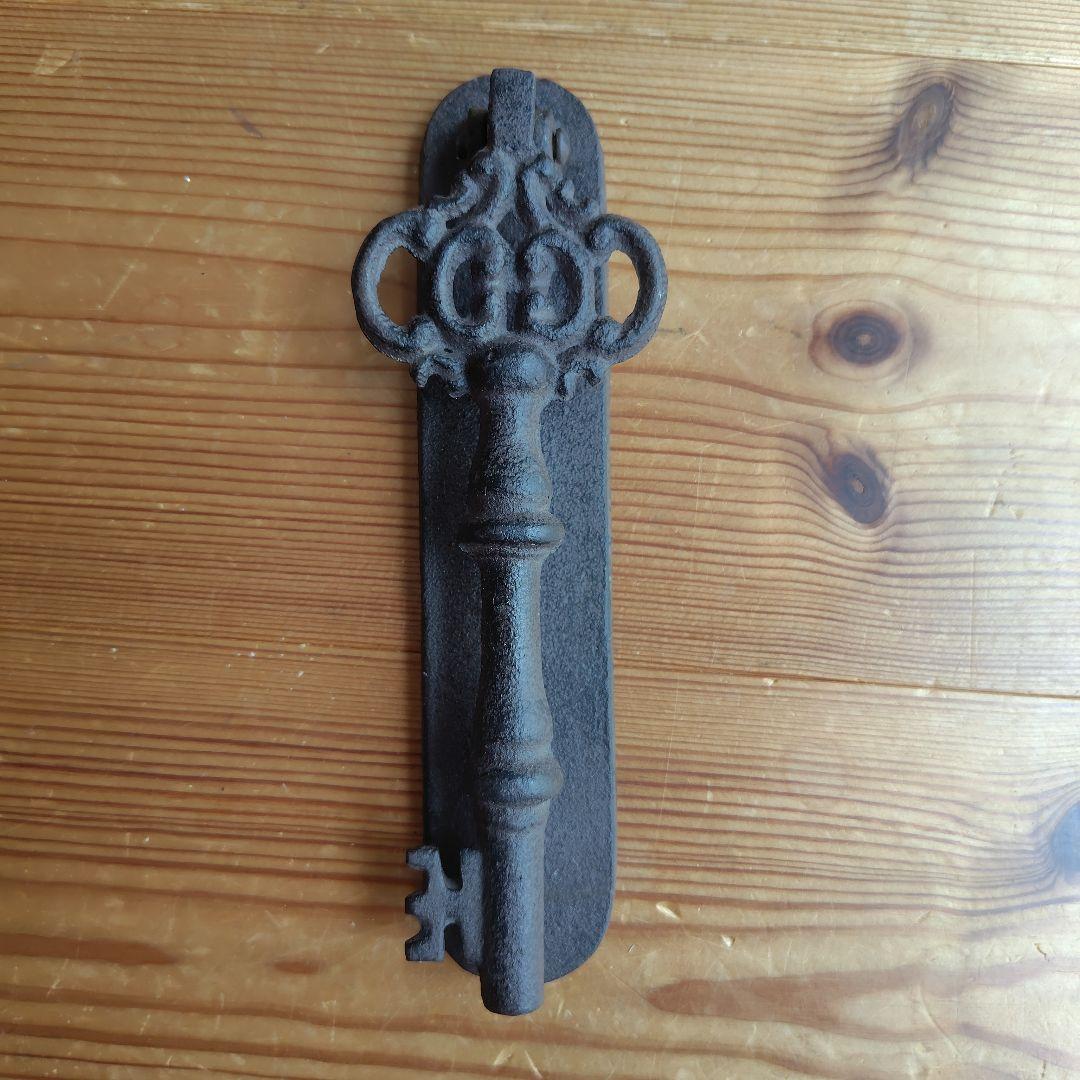 アンティークアイアン製装飾ドアノッカー 鋳鉄製装飾ドアハンドル 鍵型