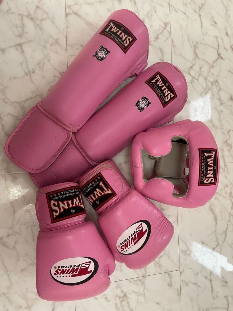TWINS SPECIAL ボクシンググローブ ヘッドギア レガースセット