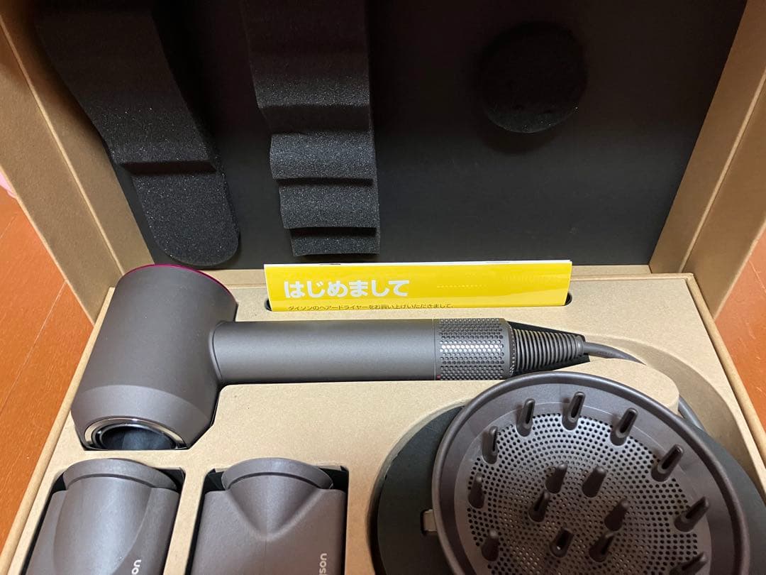 ヘアドライヤー dyson HD03 ULF IIF