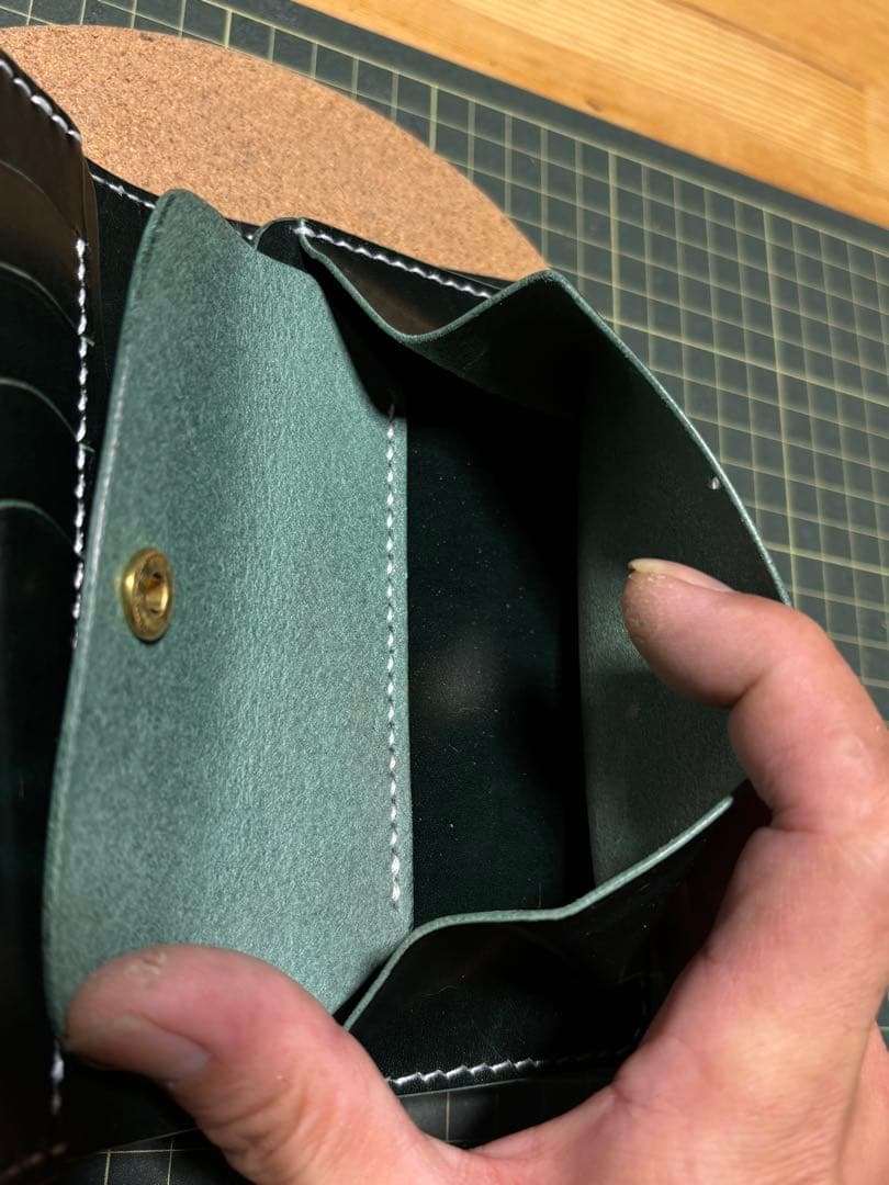 ミドルウォレット　ベルギー産　ルガト　ハンドメイド