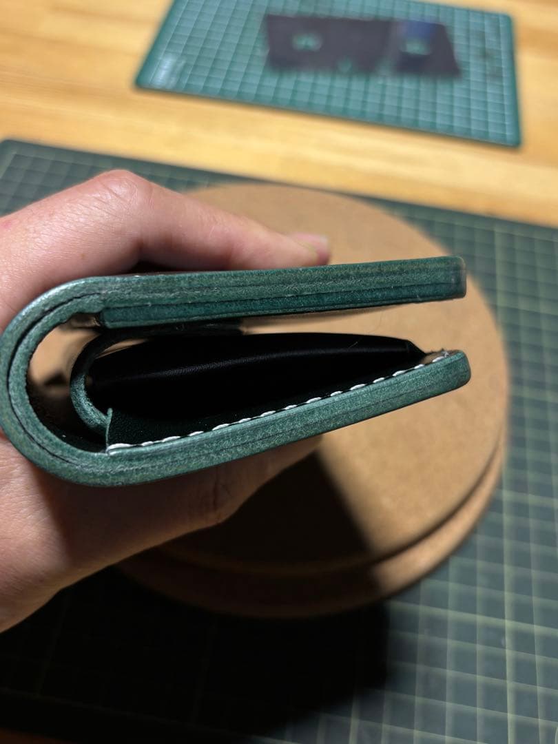 ミドルウォレット　ベルギー産　ルガト　ハンドメイド