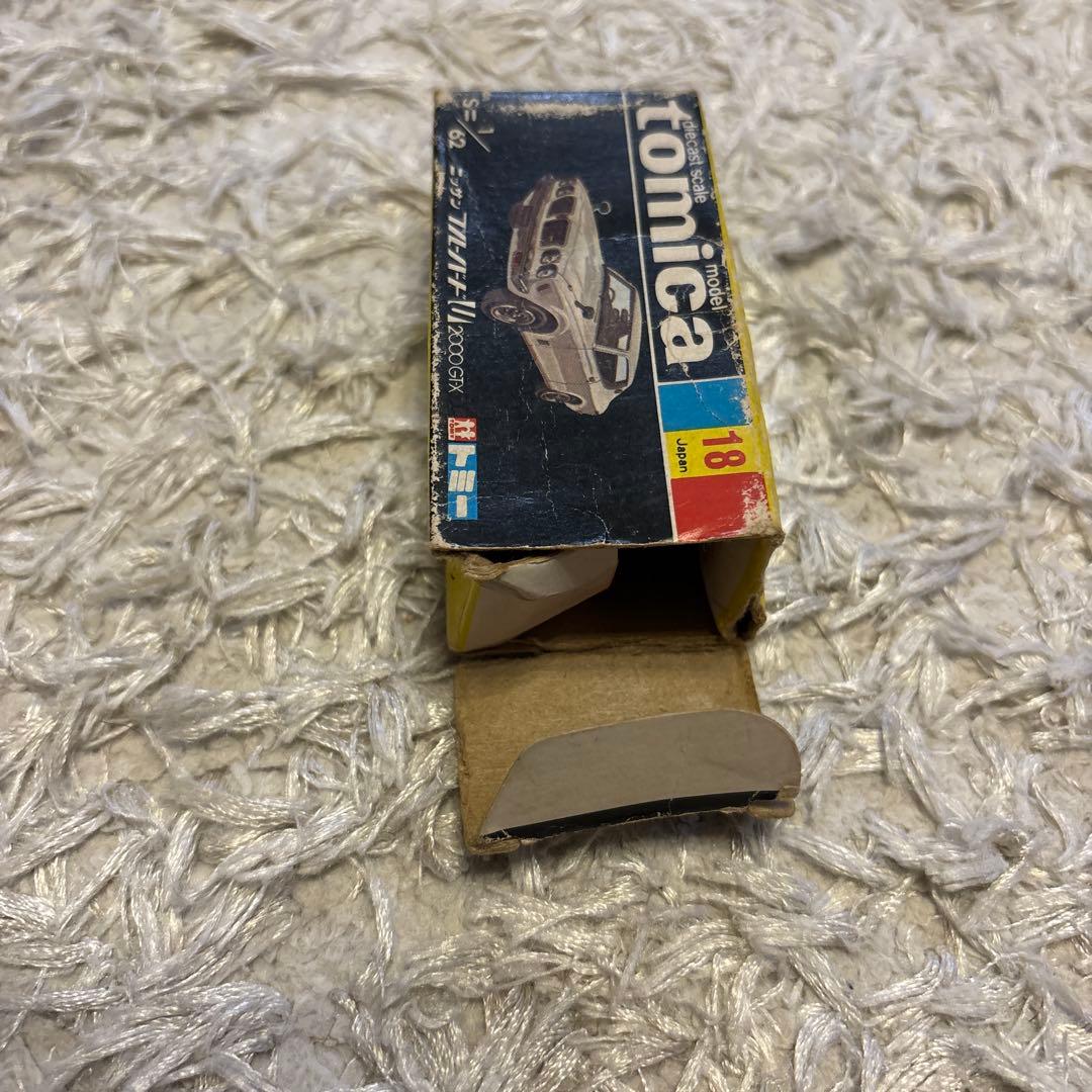 トミカ黒箱NO18ニッサン ブルーバードU 2000GT-X