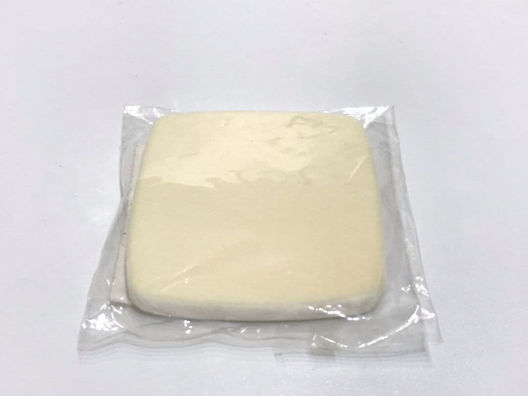 シャネル ファンデーション ベース ル ブラン コンパクト ラディアンス 20