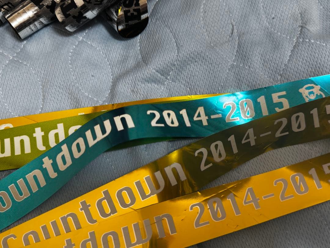 SixTONES 落下物　銀テ