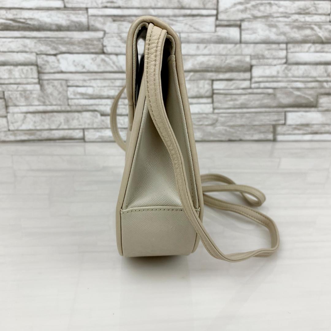 YSL ホワイト　ポシェット