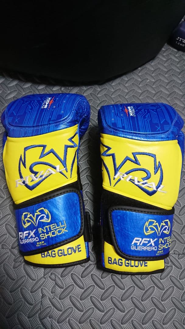 ISAMI パウンドグローブ 青/黄色 ミットISAMI パウンドグローブ 青/黄